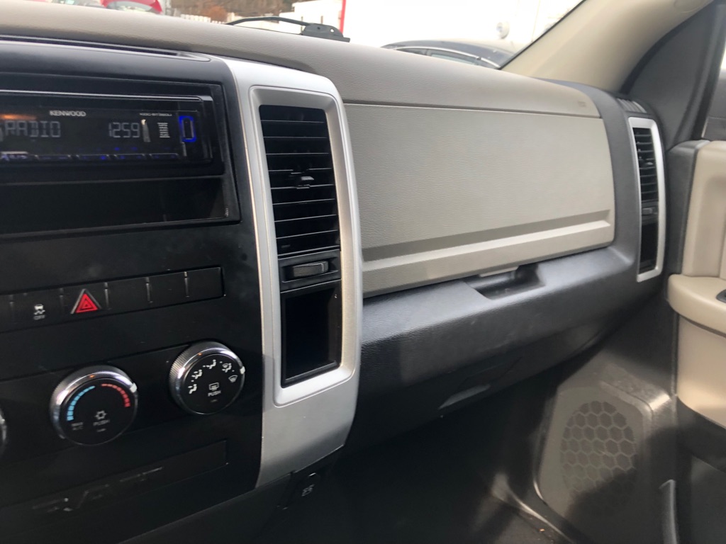 Photo 26 of this DODGE RAM 1500