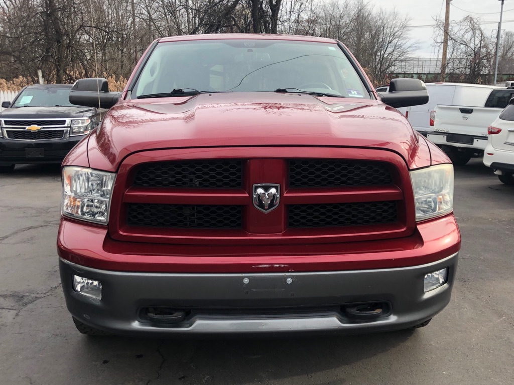 Photo 2 of this DODGE RAM 1500