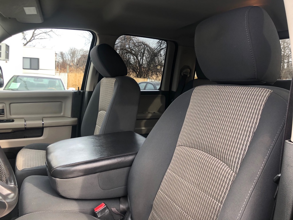 Photo 8 of this DODGE RAM 1500