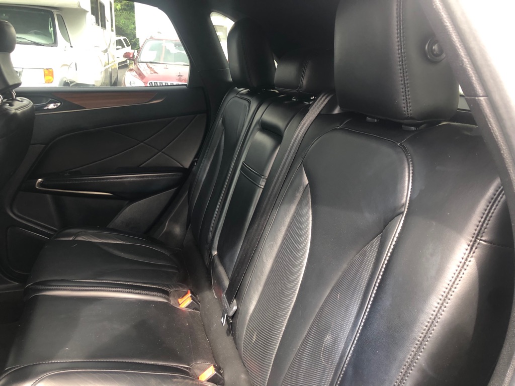 Photo 18 of this LINCOLN MKC