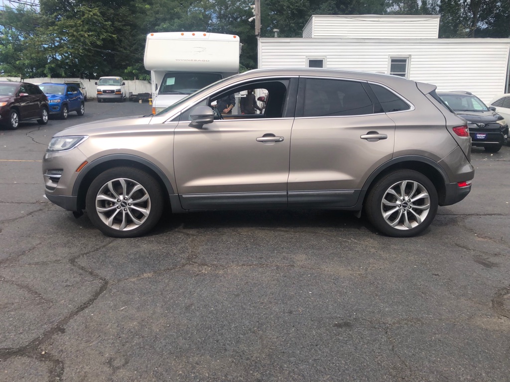 Photo 3 of this LINCOLN MKC