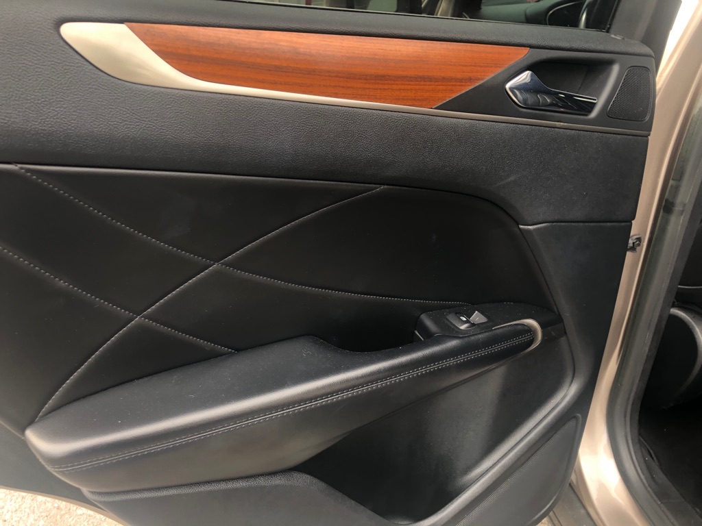 Photo 22 of this LINCOLN MKC