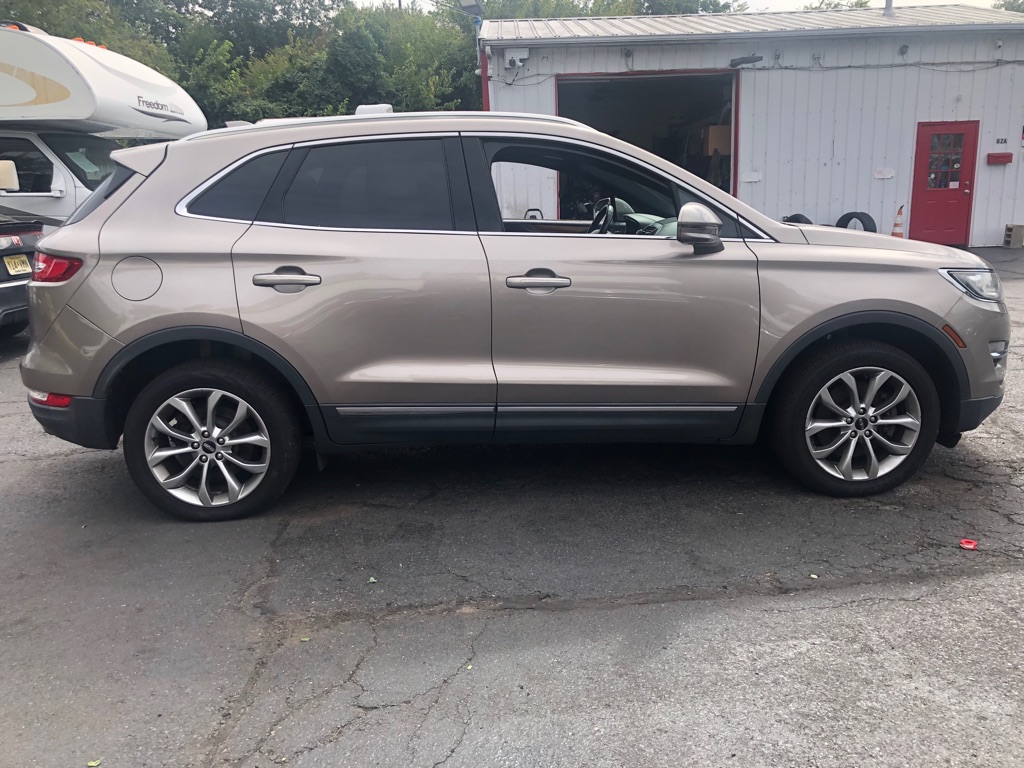 Photo 8 of this LINCOLN MKC