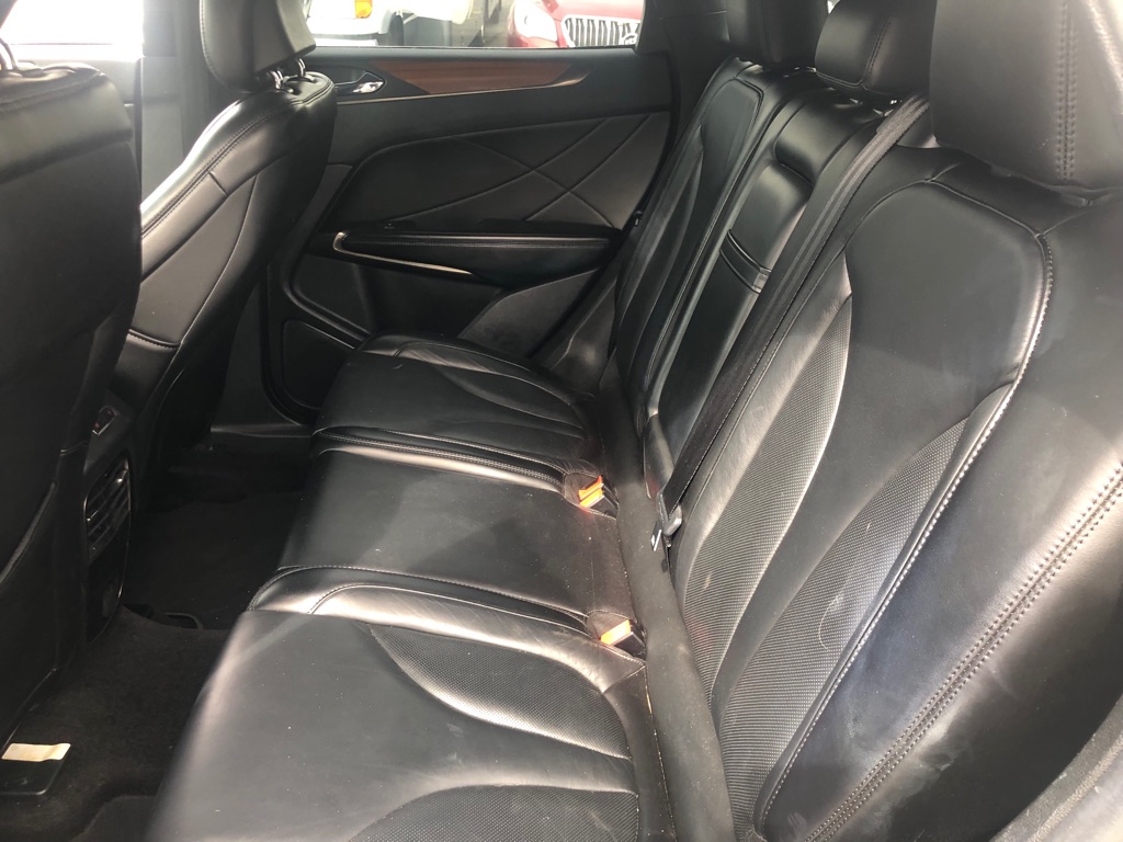 Photo 19 of this LINCOLN MKC