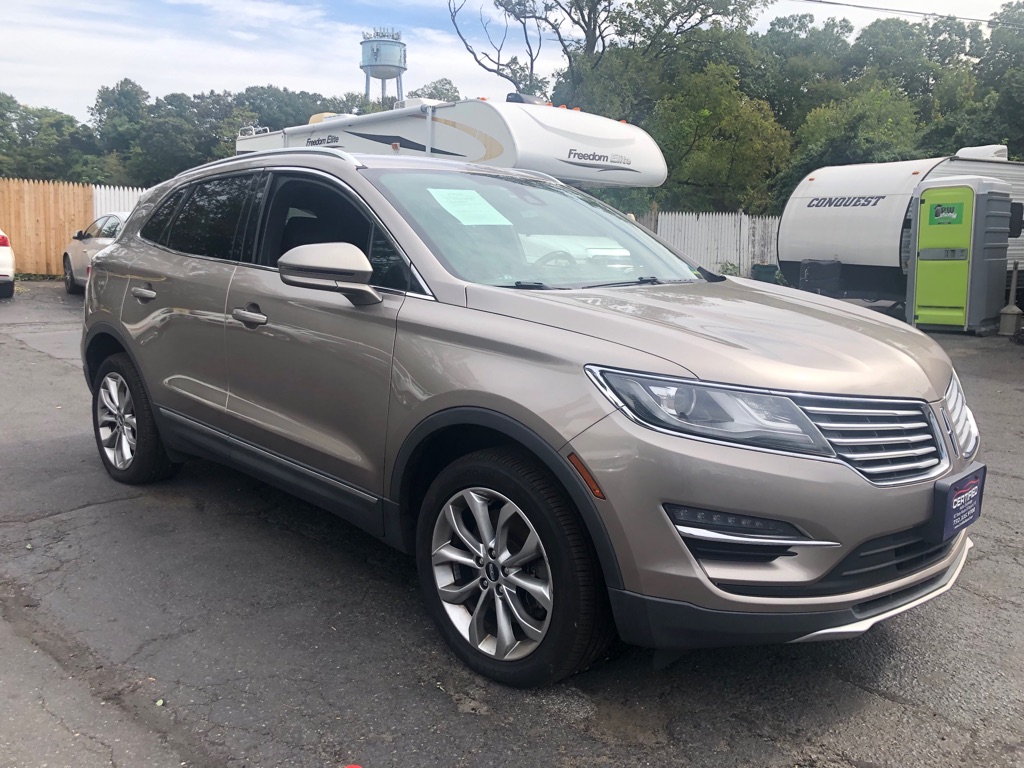 Photo 9 of this LINCOLN MKC