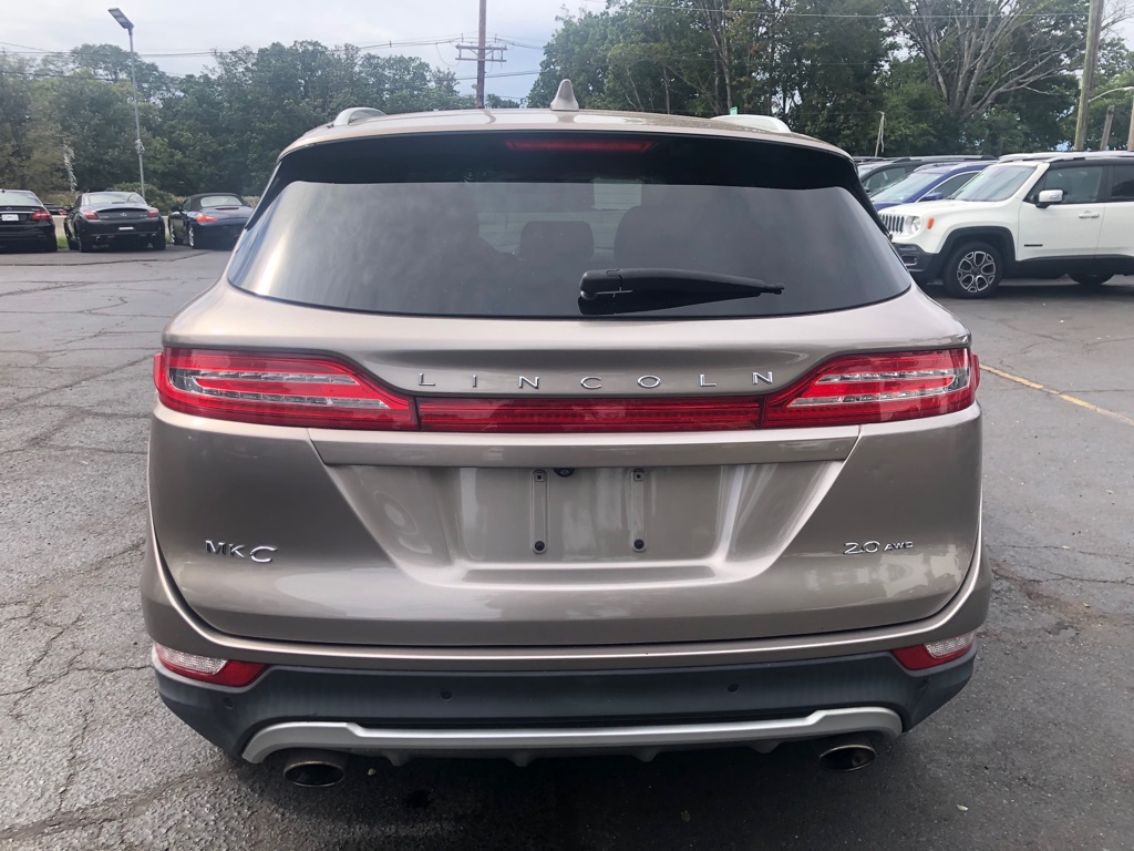 Photo 6 of this LINCOLN MKC