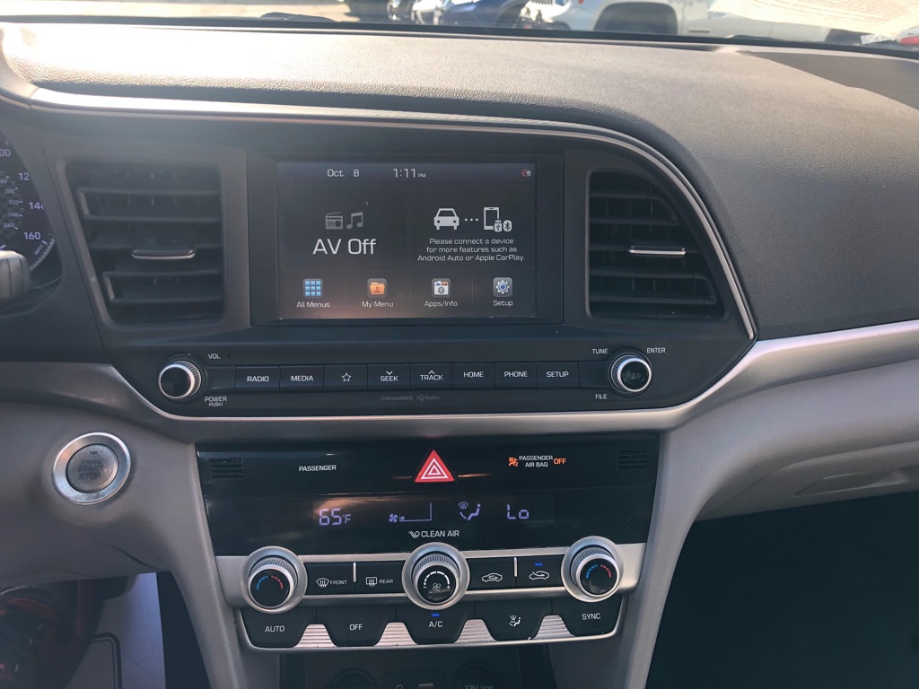 Photo 25 of this HYUNDAI ELANTRA