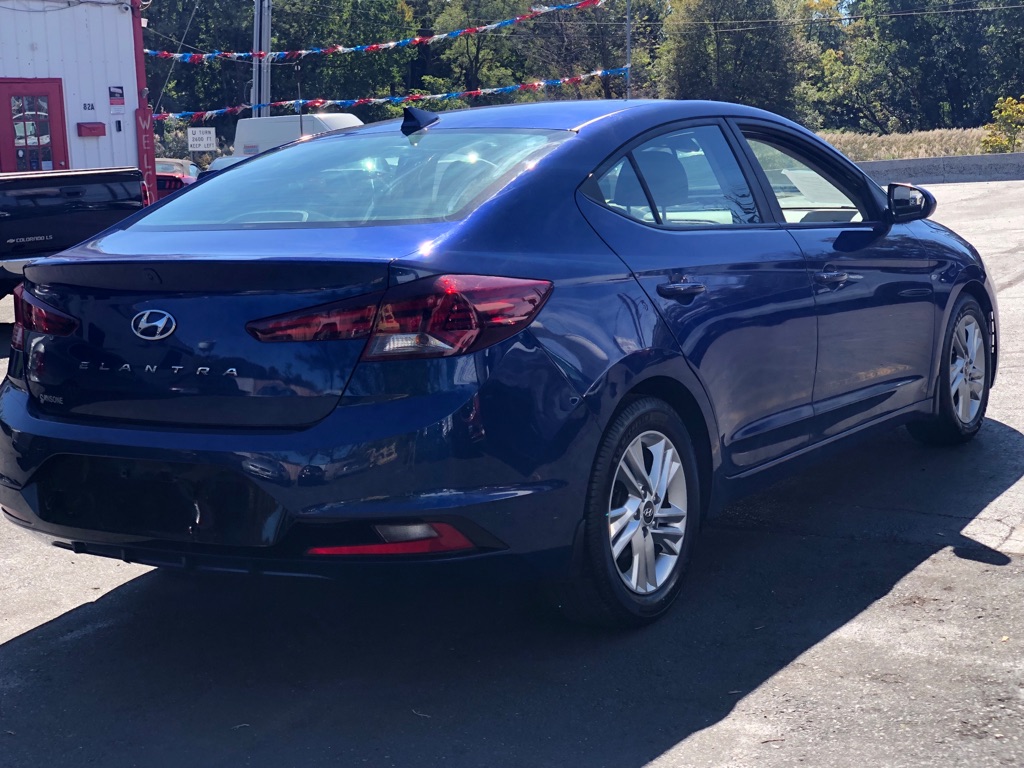 Photo 6 of this HYUNDAI ELANTRA