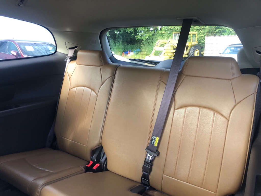 Photo 24 of this BUICK ENCLAVE