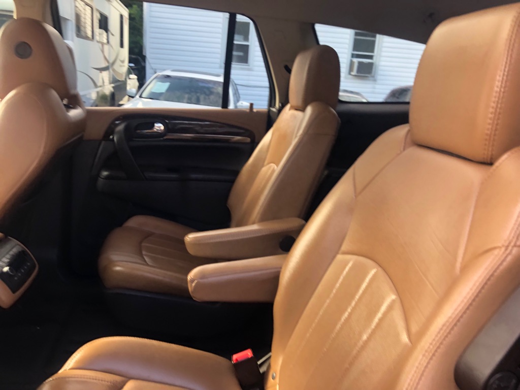 Photo 20 of this BUICK ENCLAVE