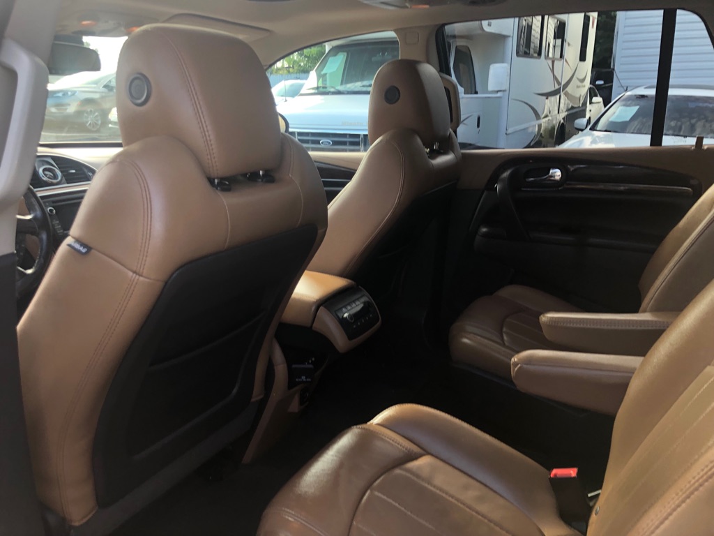 Photo 22 of this BUICK ENCLAVE
