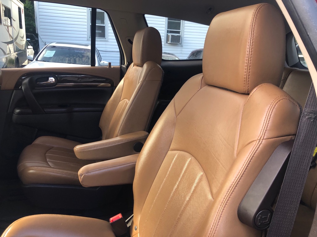 Photo 21 of this BUICK ENCLAVE