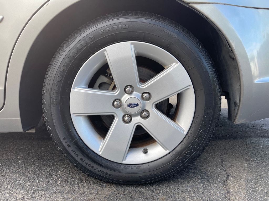 Photo 10 of this FORD FUSION