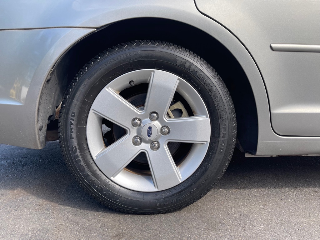 Photo 11 of this FORD FUSION