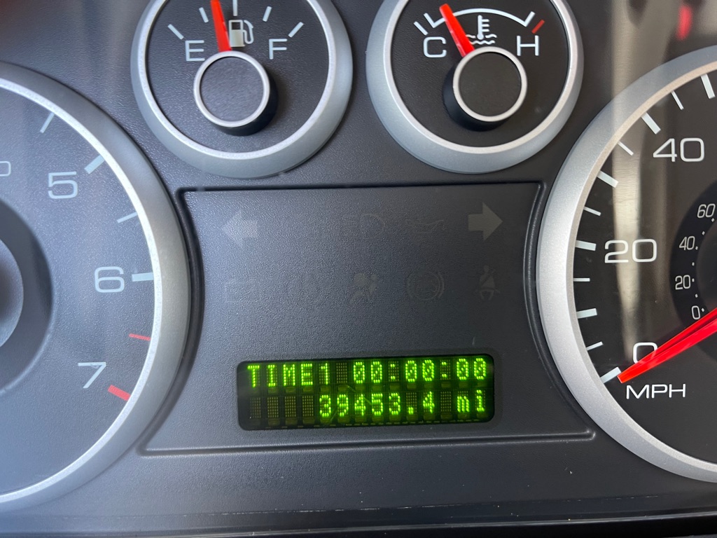 Photo 19 of this FORD FUSION