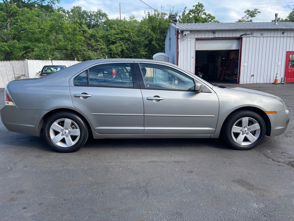 Photo 7 of this FORD FUSION