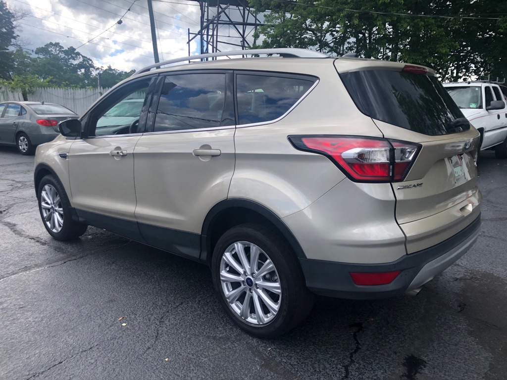 Photo 8 of this FORD ESCAPE
