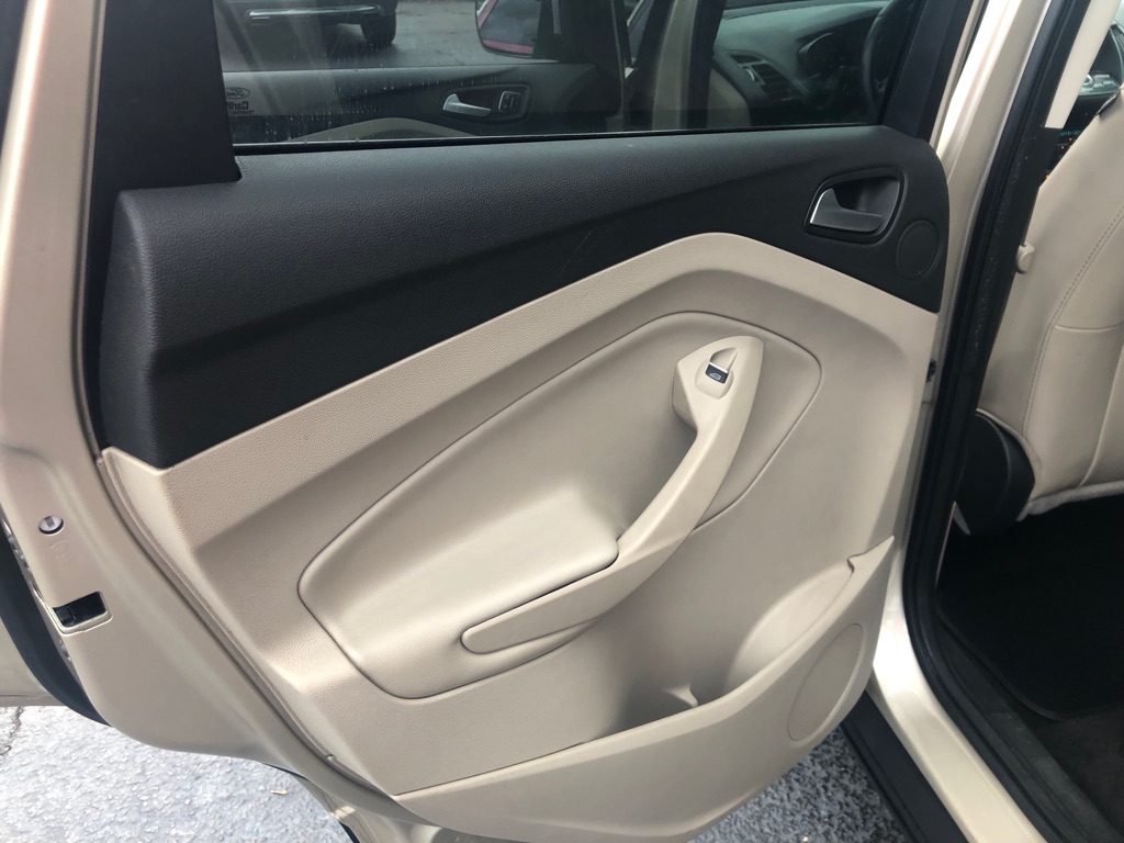 Photo 24 of this FORD ESCAPE