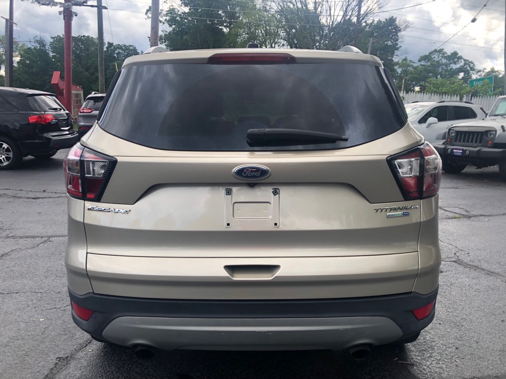 Photo 7 of this FORD ESCAPE