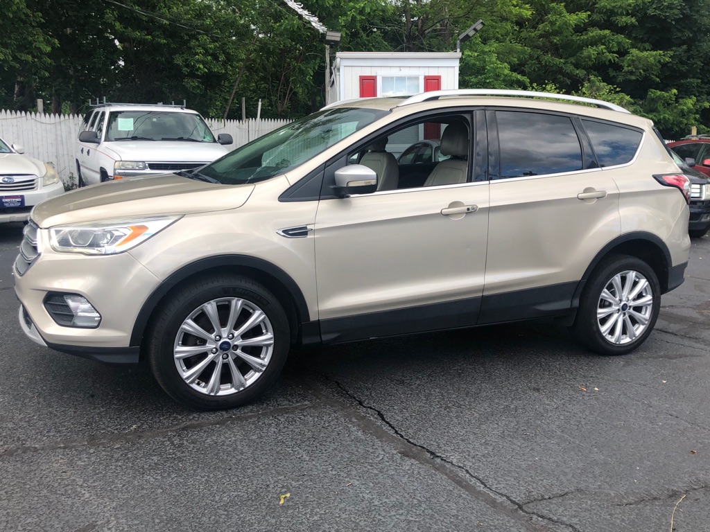 Photo 6 of this FORD ESCAPE