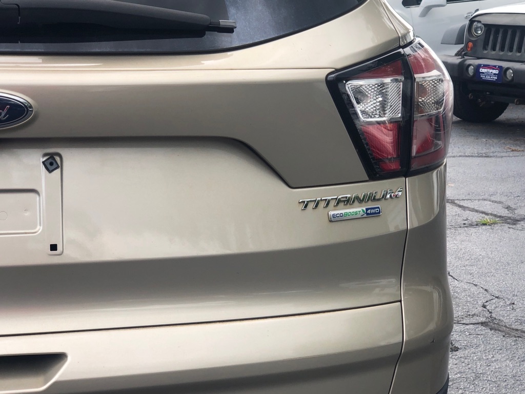 Photo 9 of this FORD ESCAPE