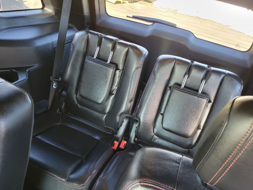 Photo 14 of this FORD EXPLORER
