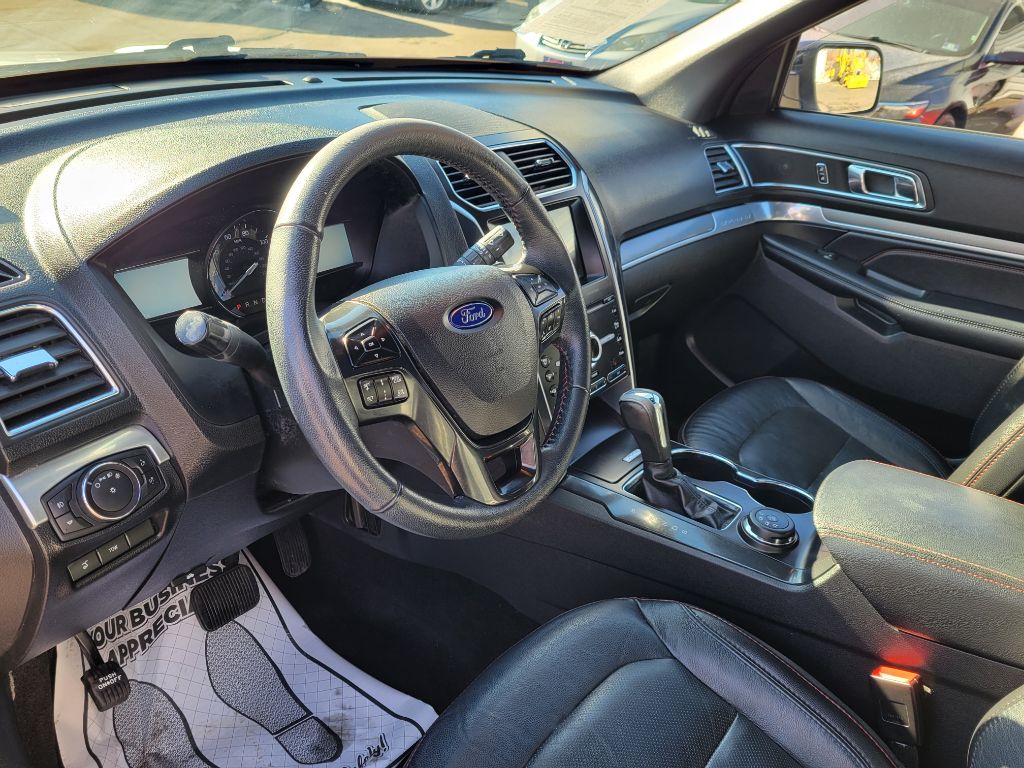 Photo 9 of this FORD EXPLORER