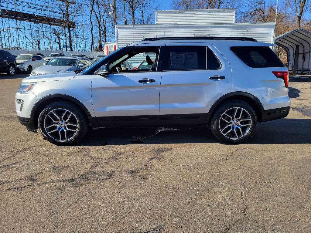Photo 6 of this FORD EXPLORER