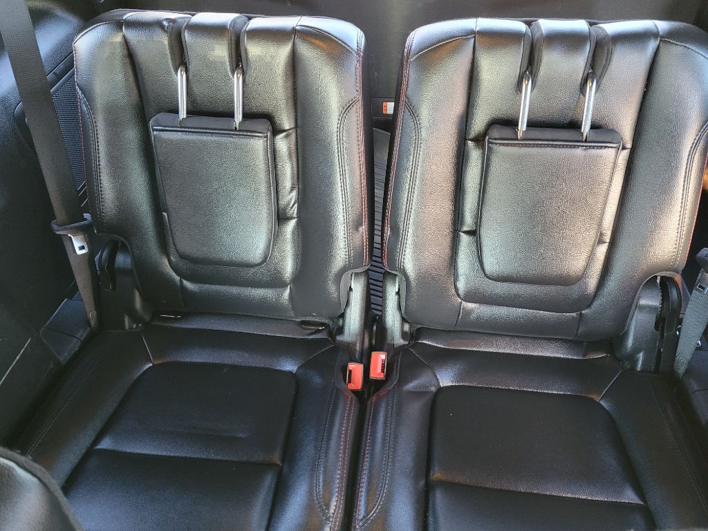 Photo 15 of this FORD EXPLORER