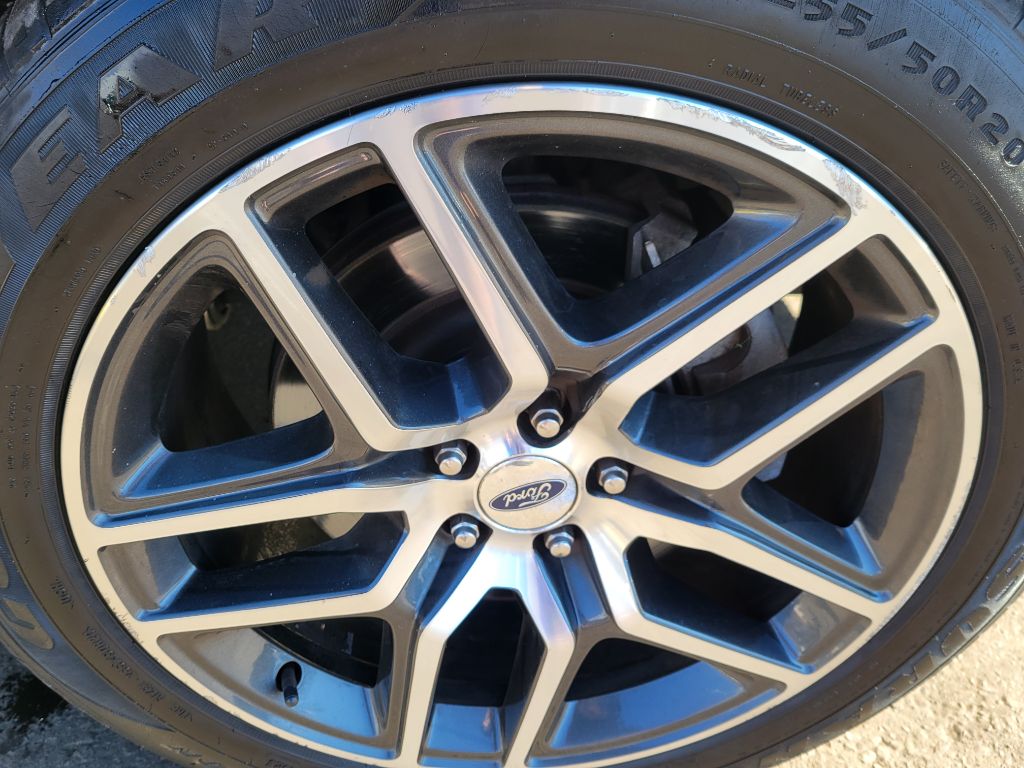 Photo 36 of this FORD EXPLORER