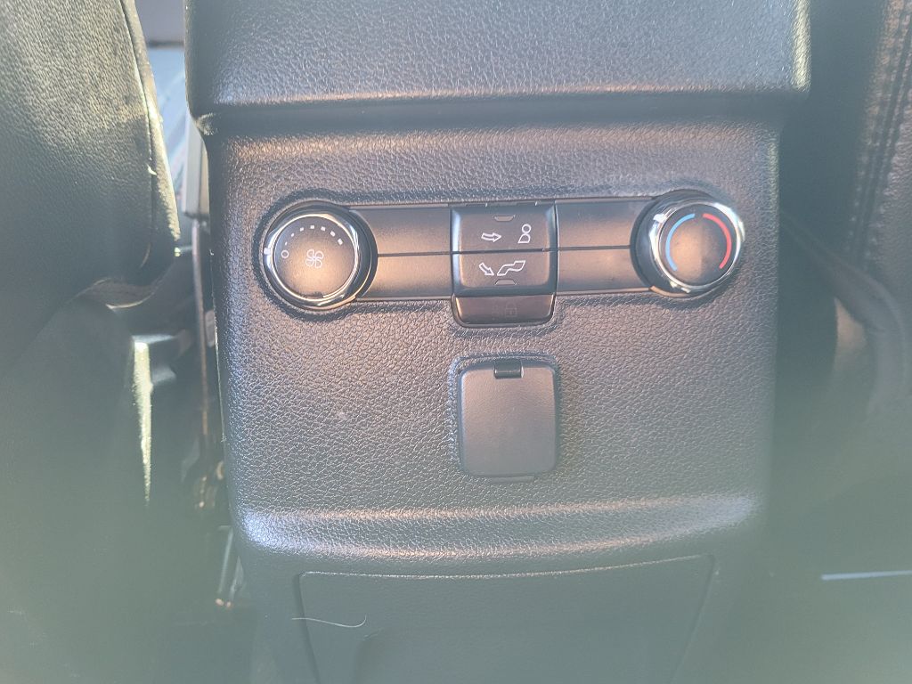 Photo 16 of this FORD EXPLORER