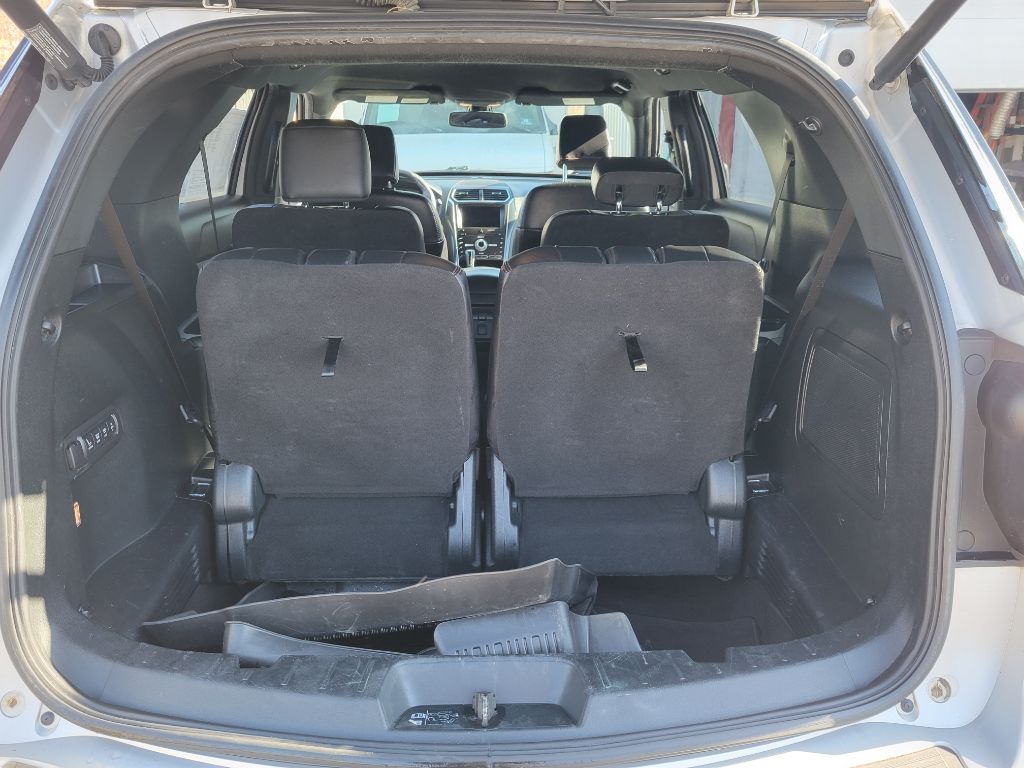 Photo 32 of this FORD EXPLORER