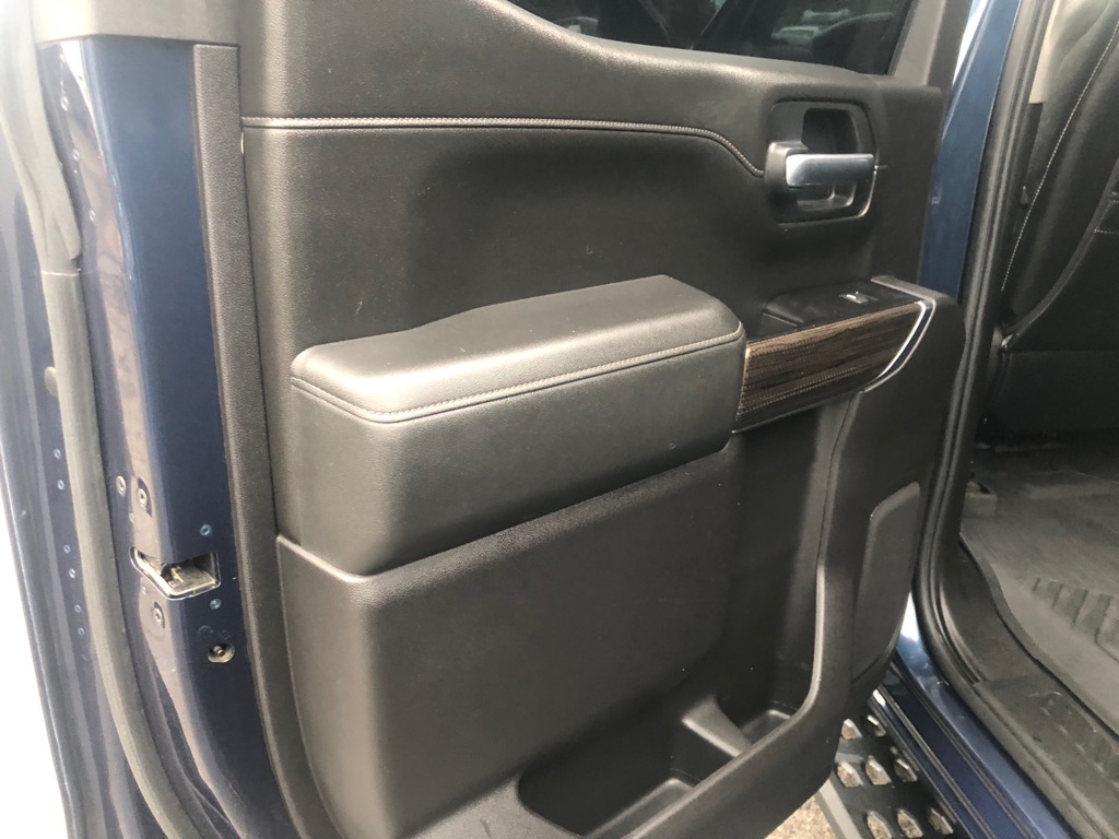Photo 28 of this CHEVROLET SILVERADO 1500