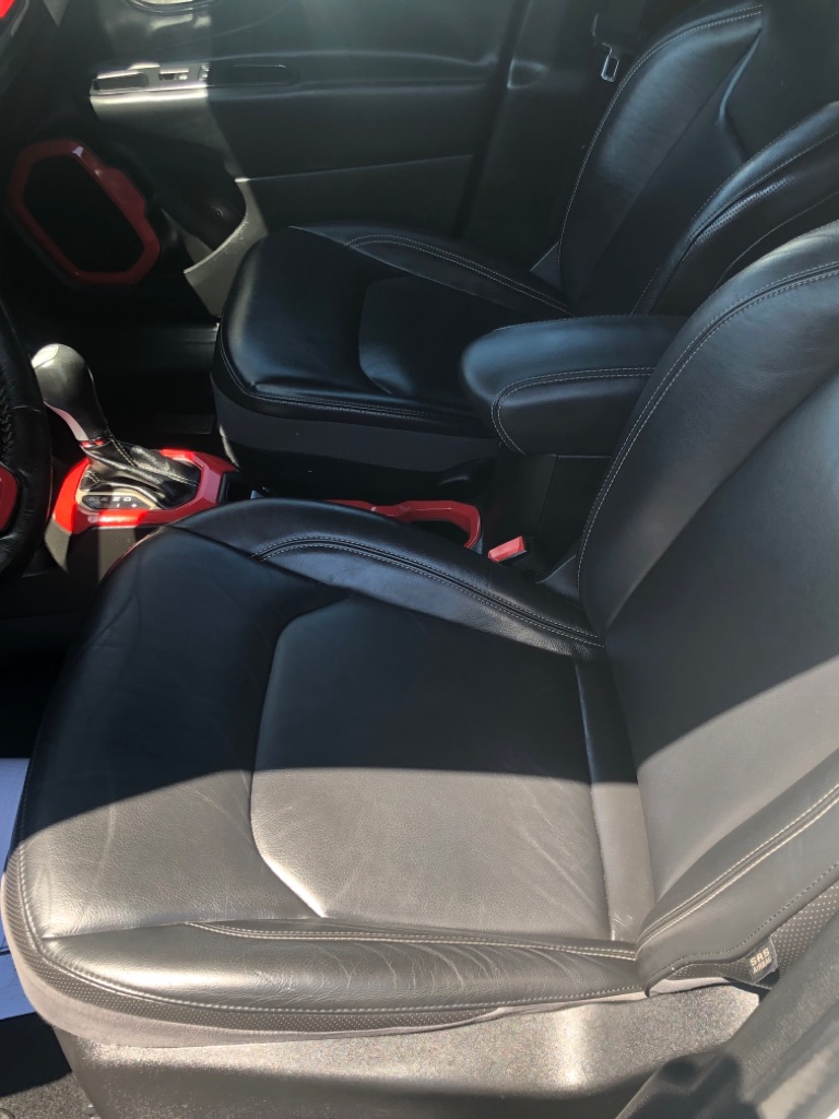 Photo 16 of this JEEP RENEGADE