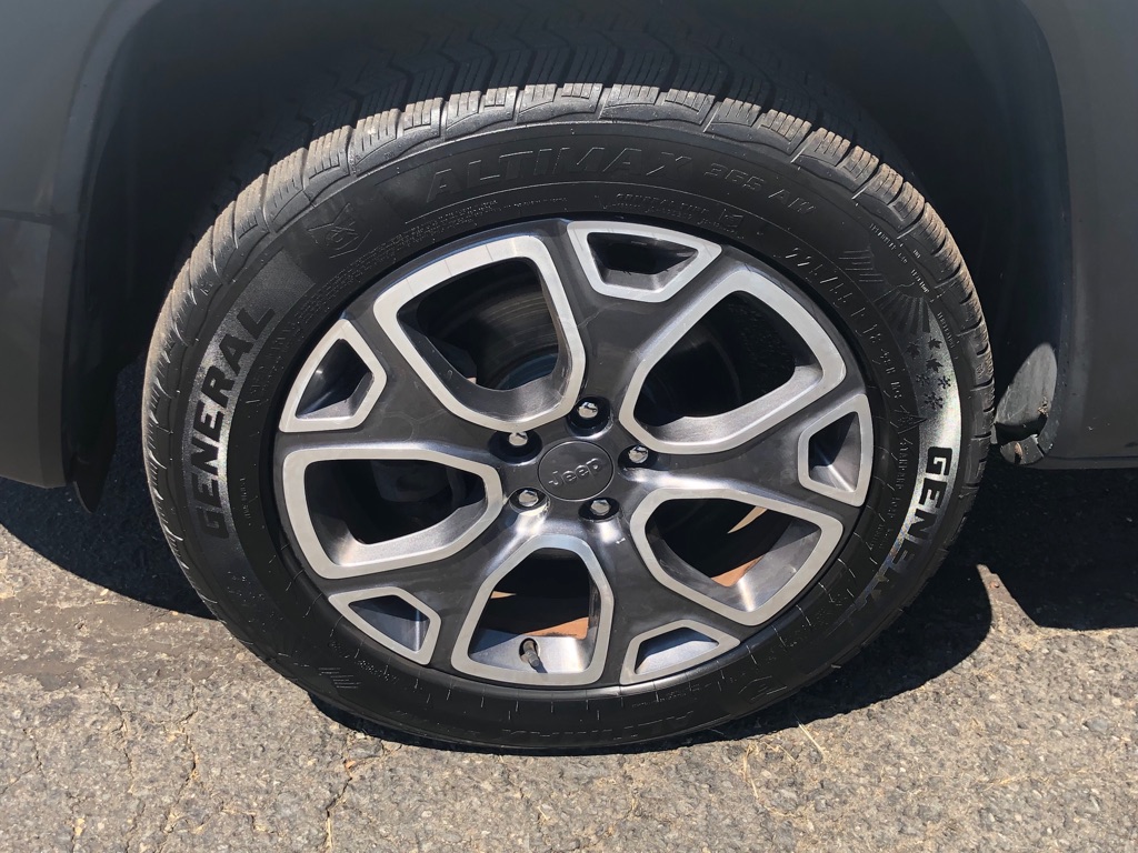 Photo 10 of this JEEP RENEGADE