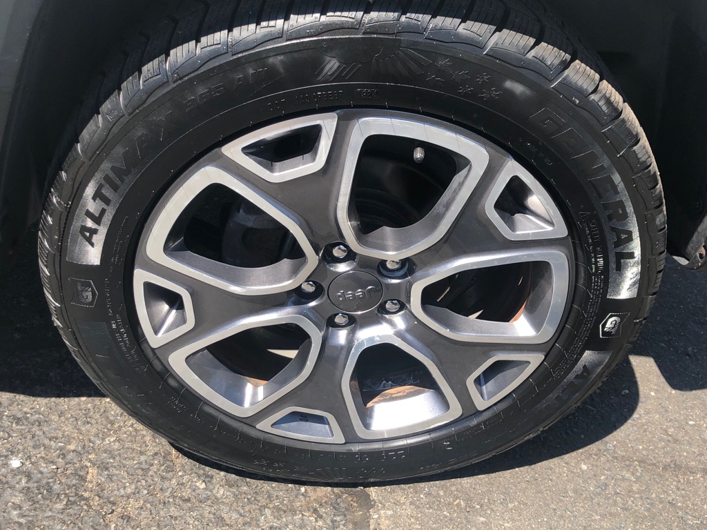 Photo 11 of this JEEP RENEGADE