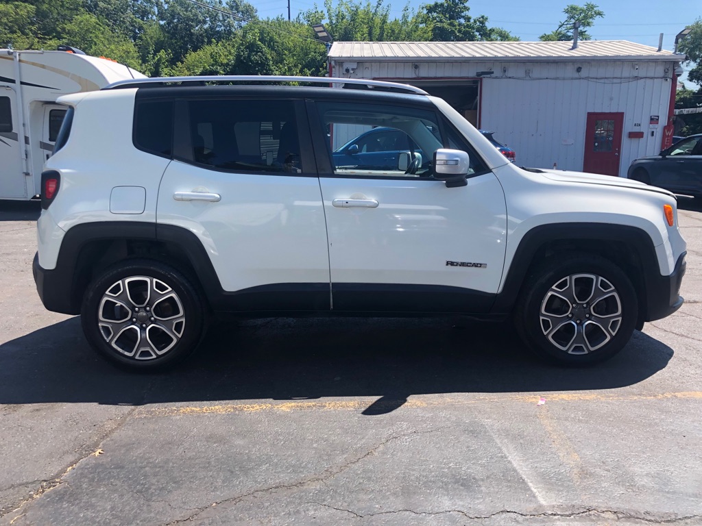 Photo 7 of this JEEP RENEGADE