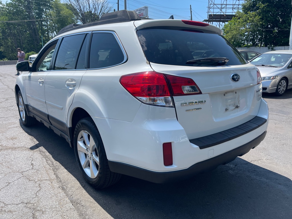 Photo 3 of this SUBARU OUTBACK
