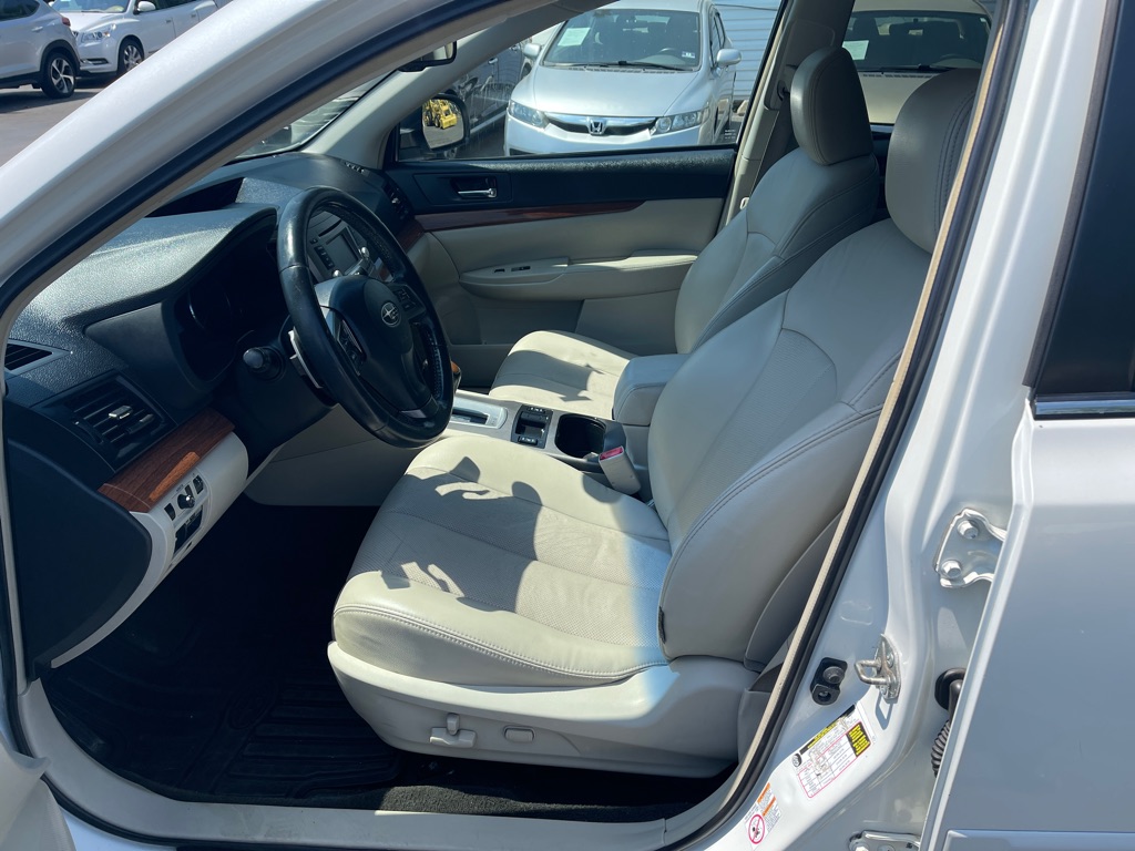 Photo 14 of this SUBARU OUTBACK