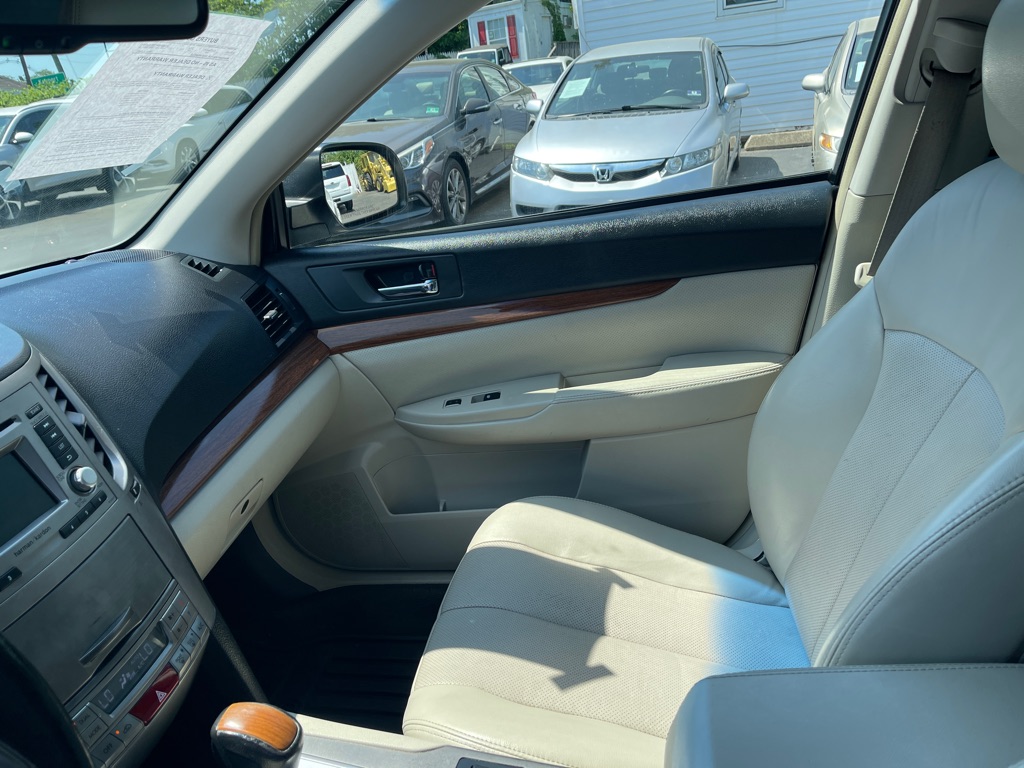 Photo 25 of this SUBARU OUTBACK