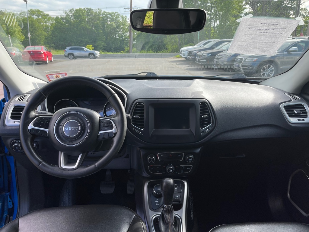 Photo 19 of this JEEP COMPASS