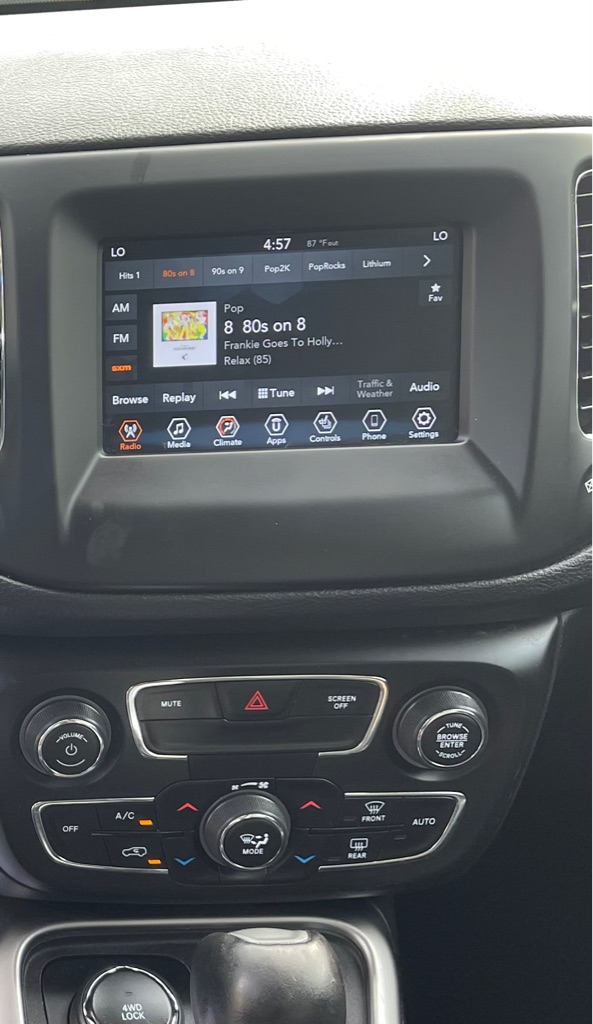 Photo 24 of this JEEP COMPASS