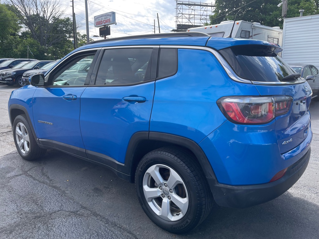Photo 3 of this JEEP COMPASS