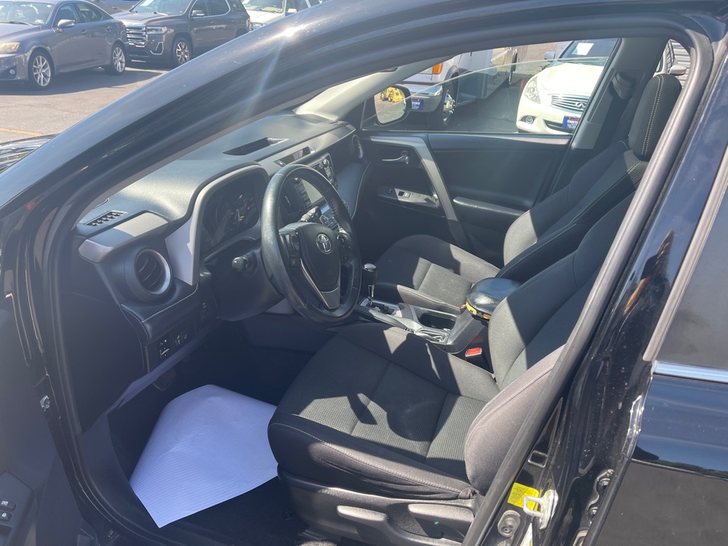 Photo 12 of this TOYOTA RAV4