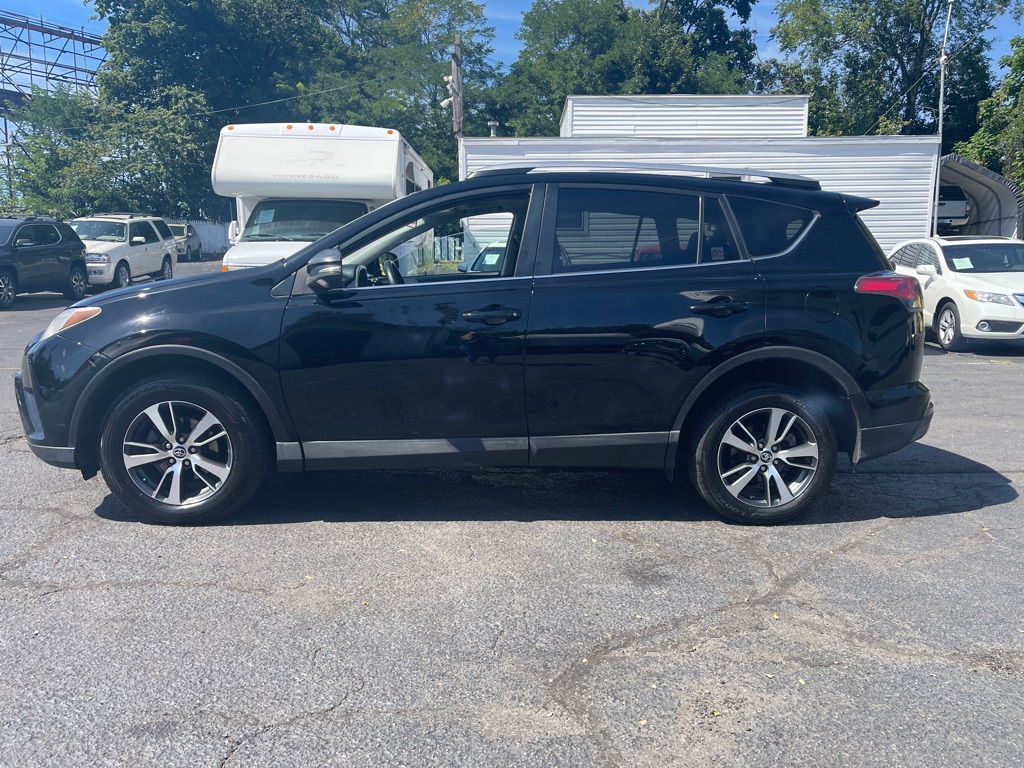 Photo 2 of this TOYOTA RAV4
