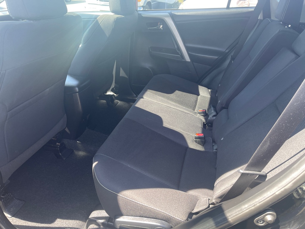 Photo 15 of this TOYOTA RAV4