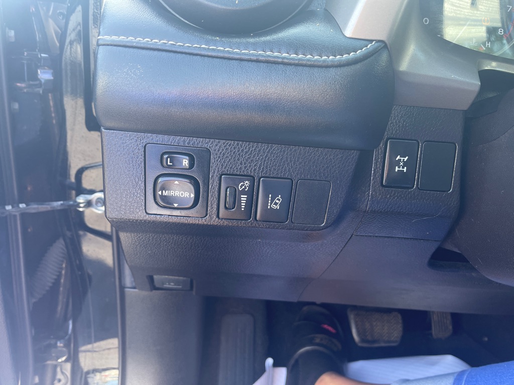 Photo 19 of this TOYOTA RAV4