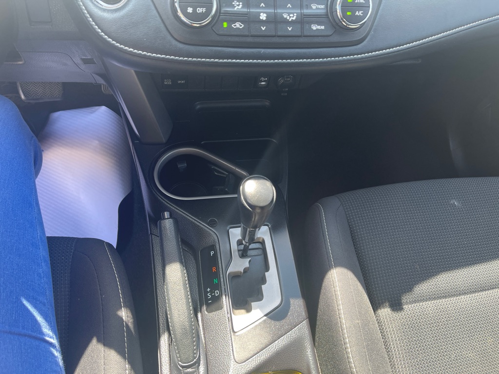 Photo 21 of this TOYOTA RAV4