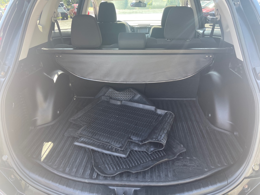 Photo 30 of this TOYOTA RAV4