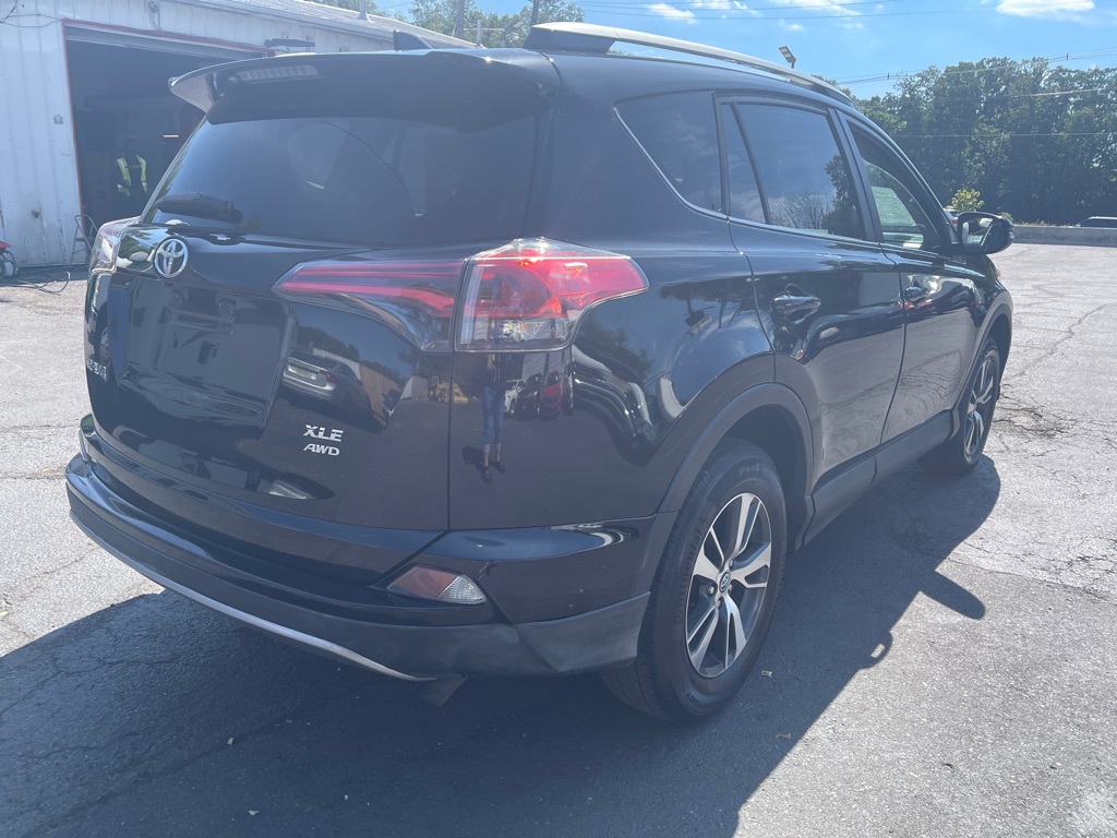 Photo 7 of this TOYOTA RAV4
